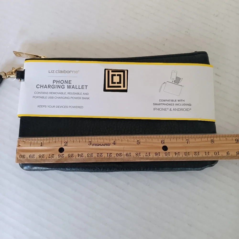 Liz Claiborne Phone Charging Wallet OS Black Pebbled Faux Leather Wristlet